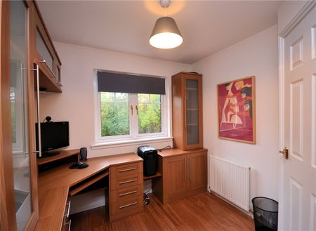 4 bedroom detached house to rent - Photo 3