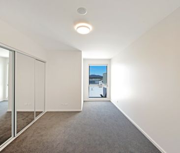 Top Floor Unit! - Photo 6