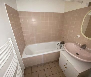 Location Appartement 2 pièces 43m² ORLEANS 45000 - Photo 5