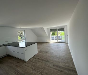 Moderne 4,5-Zimmer Dachgeschosswohnung mit Smart-Home und Einbauküche - Foto 3