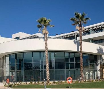 3 bedroom luxury Flat for rent in Estepona, Andalusia - Photo 3