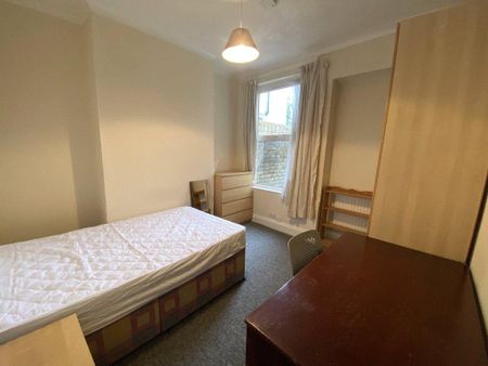5 bedroom terraced house to rent - Photo 3
