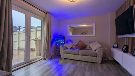 Northcote Avenue, Oldham, OL1 - Photo 3