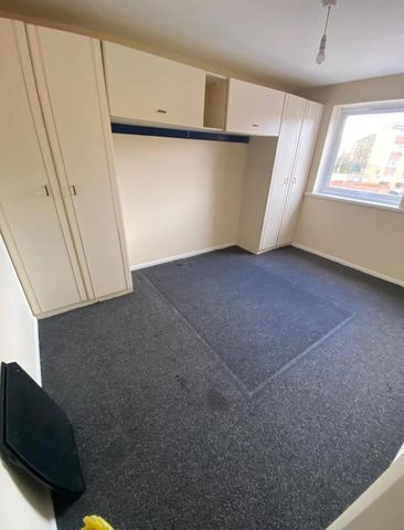 2 Bed Flat, Gurney Close, IG11 - Photo 5