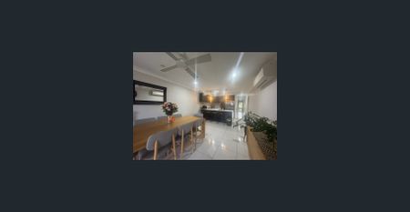 Immaculate 3 Bedroom Duplex - Photo 4