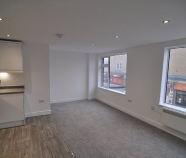 1 bed Apartment - To Let - Photo 3