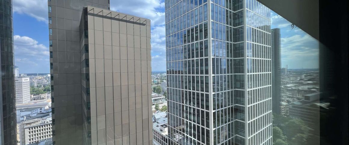 OMNITURM: Exklusive 2-Zimmer-Wohnung mit Weitblick - Photo 1