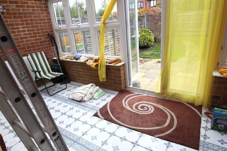 3 bedroom semi-detached house to rent - Photo 3