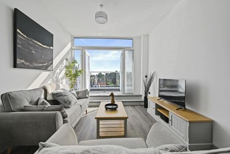 2 bedroom penthouse to rent - Photo 3