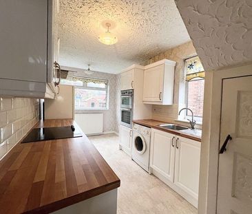 3 bedroom semi-detached house to rent - Photo 5