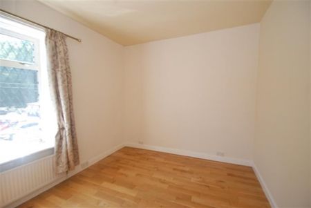 2 bedroom House To Let - Photo 4