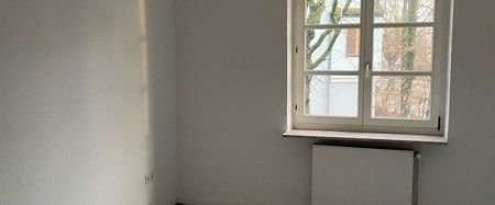 Preisgünstige 2-Zimmer-Wohnung - Foto 1