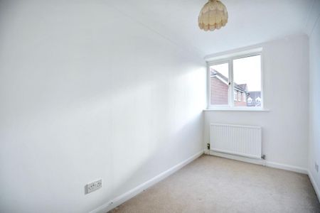 3 bedroom detached house to rent - Photo 4