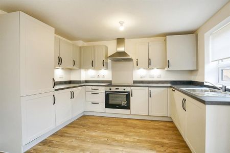3 bedroom semi-detached house to rent - Photo 3