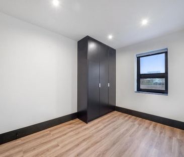 3 bedroom flat to rent - Photo 6