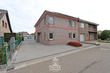 Verzorgd, instapklaar appartement met twee slaapkamers nabij centrum Bree - Photo 2