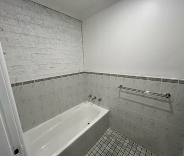 Modern 2 Bedroom Unit - Photo 3