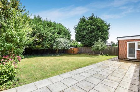 5 bedroom detached house to rent - Photo 3