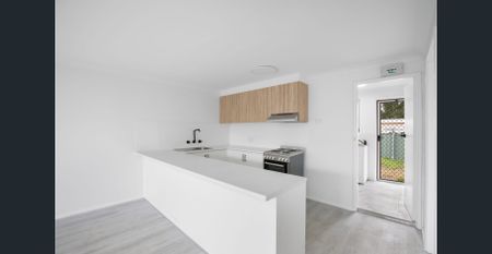 2/11 Queen Elizabeth Drive, Armidale, NSW 2350 - Photo 4