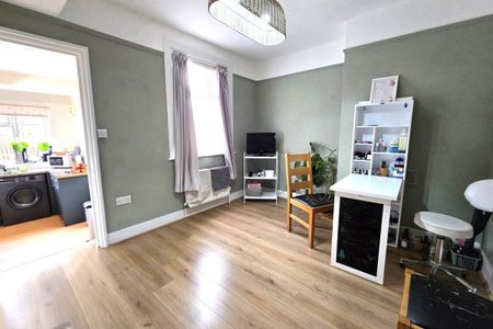 Avenue Road - Photo 3