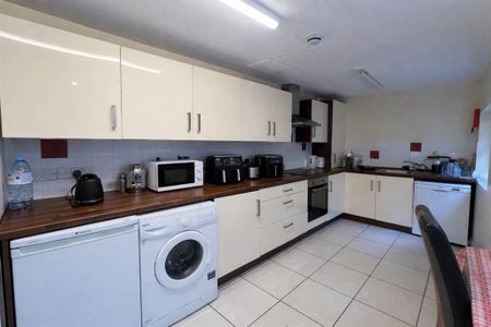 6 Fitzroy Avenue , Belfast, BT7 1HX - Photo 5