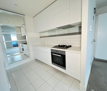 For Lease: 2 bedrooms 1 bathrooms at Level 39, Vision Apartments - Photo 6