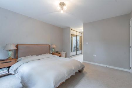 5 bedroom detached house to rent - Photo 3