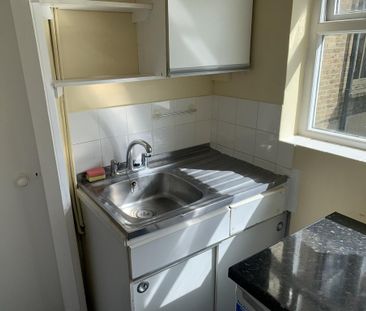 1 bedroom flat to rent - Photo 6