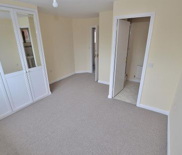 4 bedroom detached house to rent - Photo 6