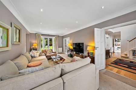 5 bedroom detached house to rent - Photo 3