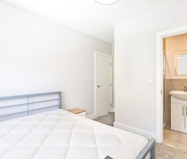 2 bedroom flat to rent - Photo 5