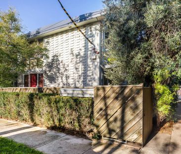 Sunny apartment near Elwood village - Photo 6