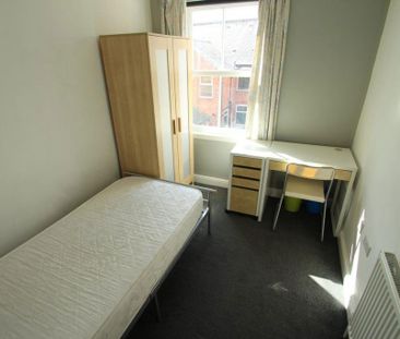 4 bedroom terraced house to rent - Photo 1