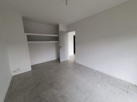 Location Appartement 4 pièces 76m² HIRSON 02500 - Photo 5