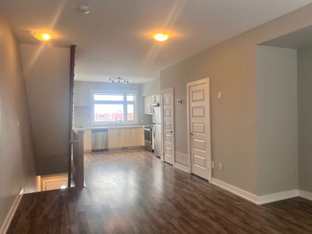 For Lease - 540 Essa Road Unit# 49, Barrie, Ontario - Photo 3