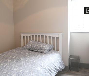 Rooms for rent in 5-bedroom apartment in Whitehall, Dublin - Photo 4