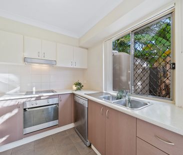 Spacious Townhouse - Gated Complex - Photo 2