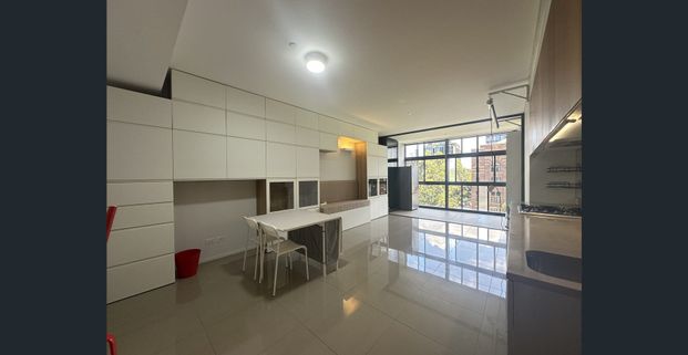 "Stunning View and Modern 2 bed 2 baths with Furniture in Central Park" - Photo 1