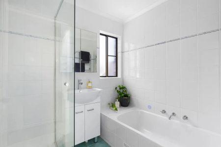 Light-Filled Family Townhouse with Courtyard & Dual Access - Photo 3