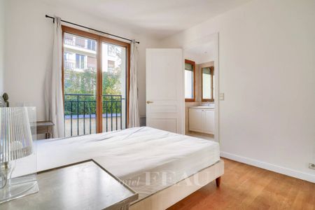 Location appartement, Paris 7ème (75007), 5 pièces, 104.65 m², ref 86406255 - Photo 5