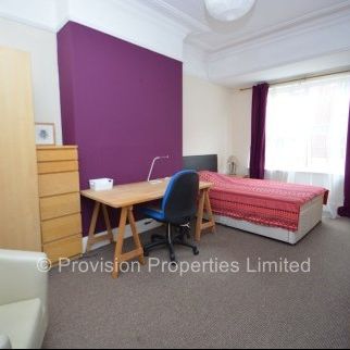 8 Bedroom near Leeds University - Photo 1