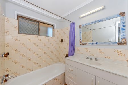 3 Wandella Crescent, Cranbrook QLD 4814 - House For Rent | Domain - Photo 4