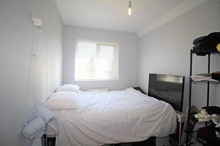 3 bedroom detached house to rent - Photo 4