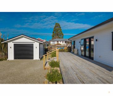 Modern 4-Bedroom Home � Available Now - Photo 2