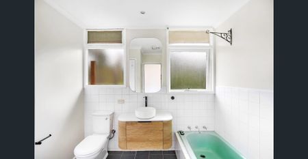 Light-filled gem in a quiet pocket! - Photo 5