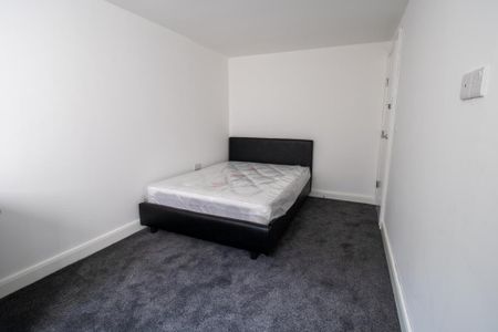 6 bedroom house to rent - Photo 3