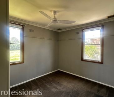 32 Jubilee Avenue, Orange NSW 2800 - House For Rent | Domain - Photo 5