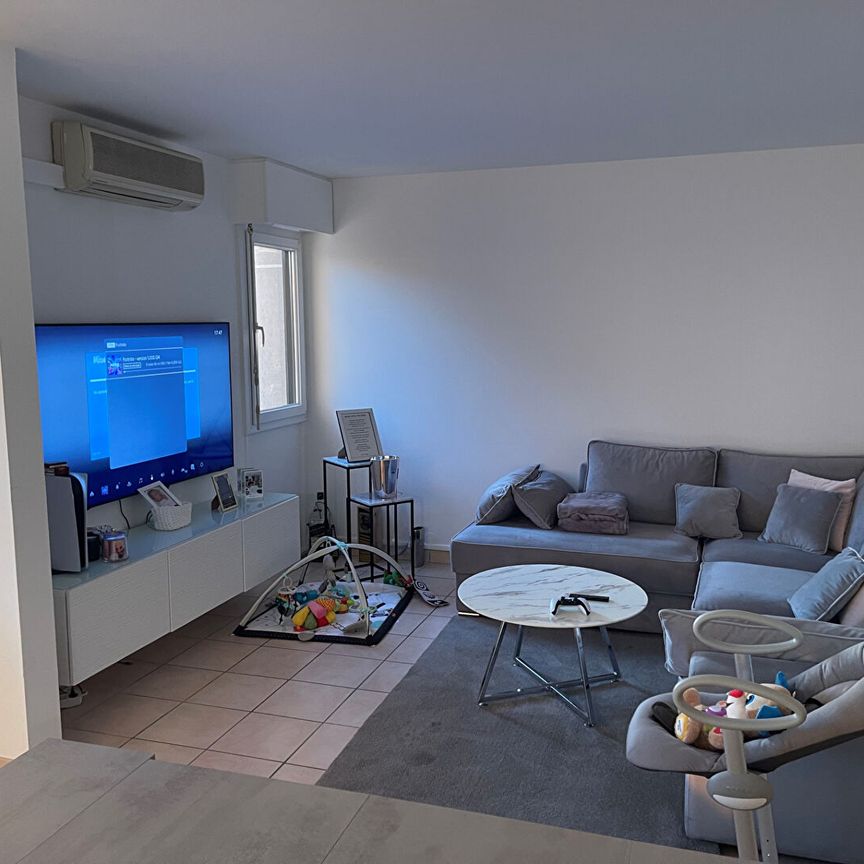 Location Appartement 3 pièces 73m² - Photo 1