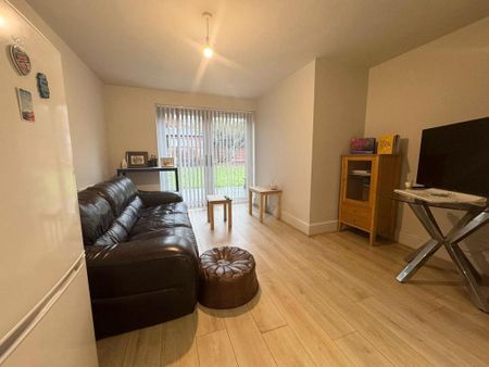 3 bedroom terraced house to rent - Photo 2