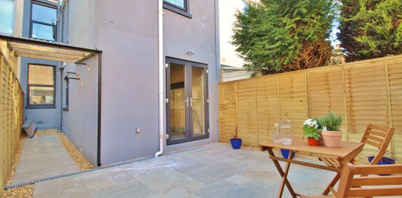 Clarence Road Room 5 - Photo 2